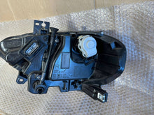 Laden Sie das Bild in den Galerie-Viewer, Frontscheinwerfer Ford JR3B-13005 LED Rechts Scheinwerfer Headlight SCH9002341221zt