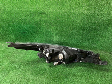 Load image into Gallery viewer, Frontscheinwerfer Toyota Corolla 81170-02L50-00 Links Scheinwerfer Headlight