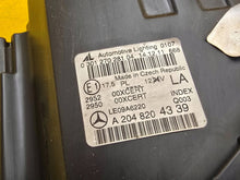 Laden Sie das Bild in den Galerie-Viewer, Frontscheinwerfer Mercedes-Benz W204 A2048204339 Xenon Links Headlight SCH1260058921zt