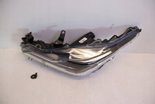 Load image into Gallery viewer, Frontscheinwerfer Toyota Corolla 81150-02T51 Links Scheinwerfer Headlight SCH9892463822sb