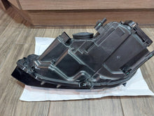 Laden Sie das Bild in den Galerie-Viewer, Frontscheinwerfer VW Touareg 1EJ010328-22 7P1941006 Rechts Headlight