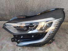 Laden Sie das Bild in den Galerie-Viewer, Frontscheinwerfer Renault Captur 26060-1693R Links Scheinwerfer Headlight SCH7378097131ct