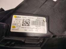 Laden Sie das Bild in den Galerie-Viewer, Frontscheinwerfer Dacia Duster 260602465R LED Links Scheinwerfer Headlight