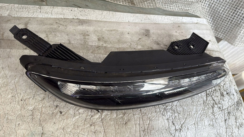 Frontscheinwerfer Hyundai Kona 92208-J9600 Rechts Scheinwerfer Headlight SCH3376692957er