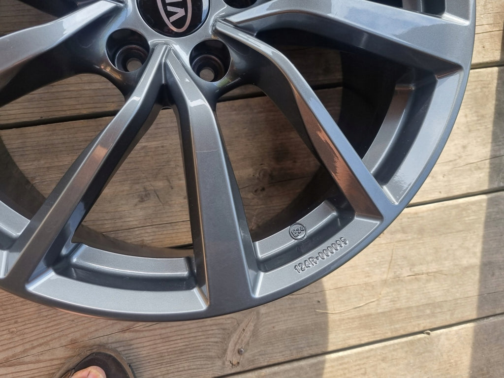 1x Alufelge 19 Zoll 8.5" 5x114.3 46ET Glanz Graphit 124R-000094 Kia I Rim Wheel FEL4792502128ec