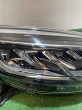 Laden Sie das Bild in den Galerie-Viewer, Frontscheinwerfer Renault Captur I 260107560R Rechts Scheinwerfer Headlight SCH8871596729xp
