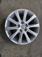 Laden Sie das Bild in den Galerie-Viewer, 1x Alufelge 17 Zoll Mazda Rim Wheel FEL9848605791mv