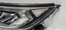 Laden Sie das Bild in den Galerie-Viewer, Frontscheinwerfer Toyota V LED Links Scheinwerfer Headlight SCH6384431570su