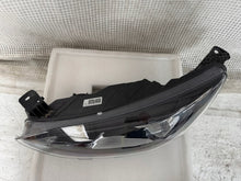 Laden Sie das Bild in den Galerie-Viewer, Frontscheinwerfer Ford Focus JX7B-13W030-CE Links Scheinwerfer Headlight SCH1055758709tw