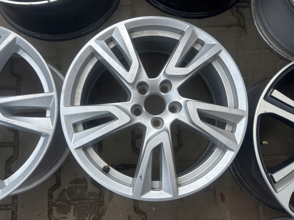 1x Alufelge 18 Zoll 8.0" 5x108 50,5ET Glanz Silber 31362866 Volvo Xc70 Xc60