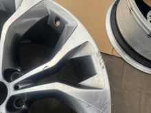 Load image into Gallery viewer, 1x Alufelge 20 Zoll 11.0" 5x120 37ET 6853960 BMW Rim Wheel FEL3683841384zf