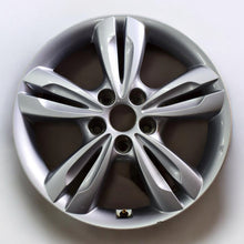 Laden Sie das Bild in den Galerie-Viewer, 1x Alufelge 17 Zoll 6.5&quot; 5x114.3 48ET Glanz Silber 52910-2S210 Hyundai Ix35