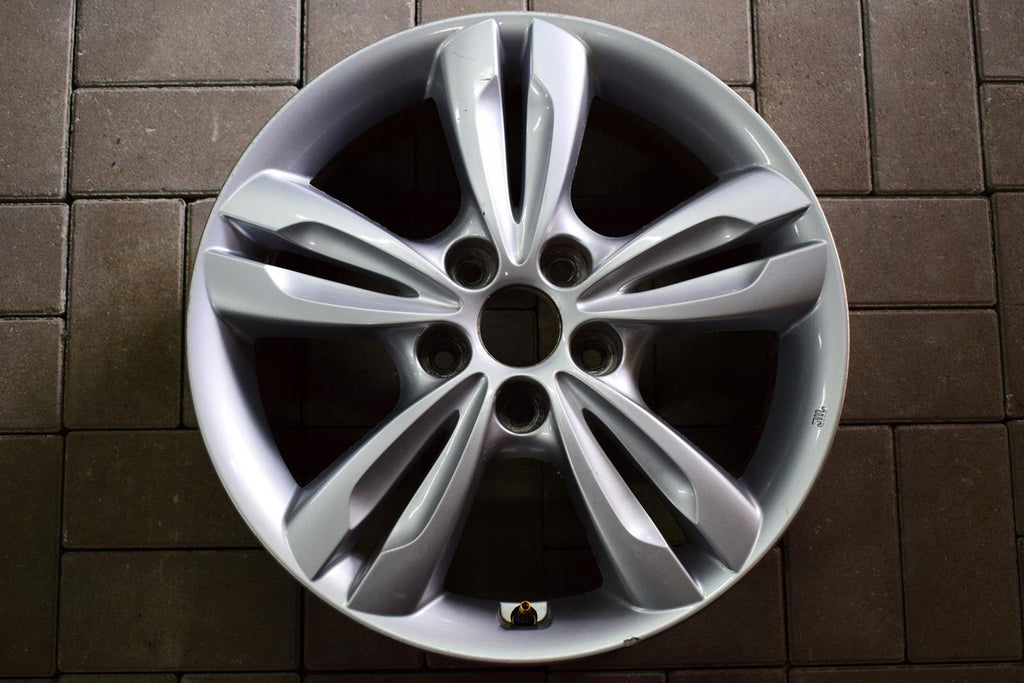 1x Alufelge 17 Zoll 6.5" 5x114.3 48ET Glanz Silber 52910-2S210 Hyundai Ix35