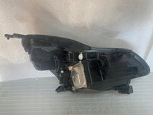 Laden Sie das Bild in den Galerie-Viewer, Frontscheinwerfer Renault Captur II 260601693R LED Ein Stück (Rechts oder Links) SCH5713845265cd