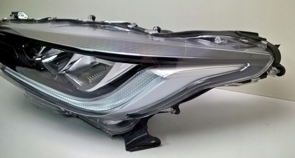 Frontscheinwerfer Toyota IV Yaris EUK0-8 LED Links Scheinwerfer Headlight SCH1503250700pg