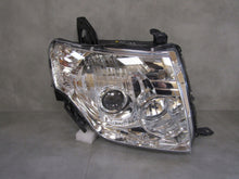 Laden Sie das Bild in den Galerie-Viewer, Frontscheinwerfer Mitsubishi Pajero IV Xenon Rechts Scheinwerfer Headlight