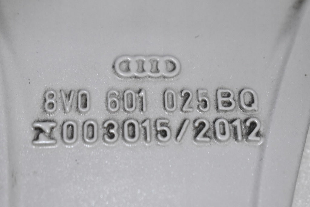 1x Alufelge 18 Zoll 7.5" 5x112 51ET Glanz Silber 8V0601025BQ Audi A3 Mg FEL5551538133yu