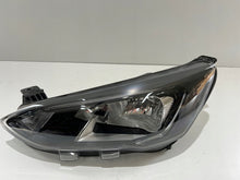 Laden Sie das Bild in den Galerie-Viewer, Frontscheinwerfer Ford Focus JX7B-13W030-CE Links Scheinwerfer Headlight SCH5735041443rc