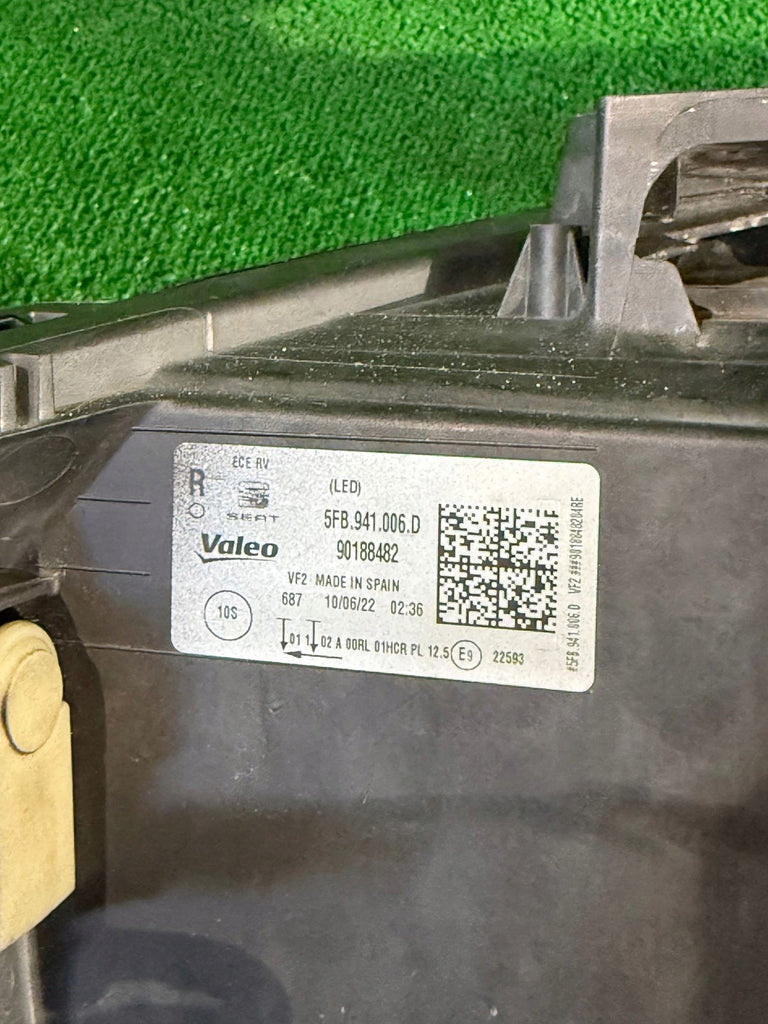 Frontscheinwerfer Seat Leon 5FB941006D 09001M68W5 Full LED Rechts Headlight