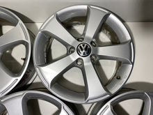 Laden Sie das Bild in den Galerie-Viewer, 4x Alufelge 17 Zoll 6.5" 5x112 39ET Glanz Silber 1K8071497 VW Scirocco Rim Wheel FEL7071217352ai