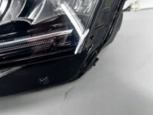 Laden Sie das Bild in den Galerie-Viewer, Frontscheinwerfer Skoda Octavia IV 5E4941015 Full LED Rechts oder Links SCH5120460057ky