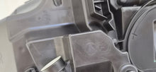 Laden Sie das Bild in den Galerie-Viewer, Frontscheinwerfer Mercedes-Benz X156 A1569067000 Rechts Scheinwerfer Headlight SCH4805930918on