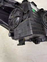 Laden Sie das Bild in den Galerie-Viewer, Frontscheinwerfer Hyundai I30 92101A6020 Links Scheinwerfer Headlight SCH1941209397hr
