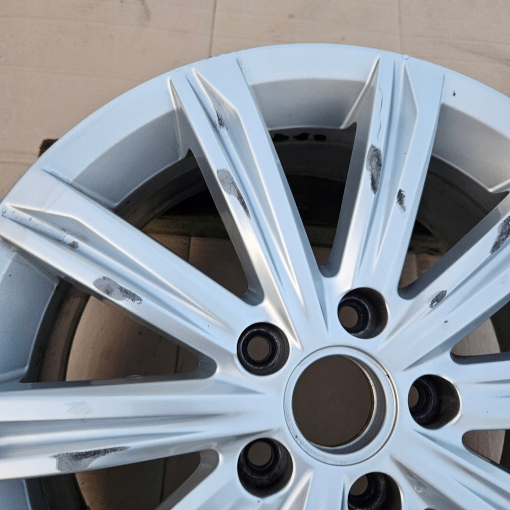 1x Alufelge 17 Zoll 6.5" 5x112 52ET Glanz Silber 5TA601025D VW Touran Rim Wheel FEL5867983245op