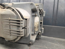 Laden Sie das Bild in den Galerie-Viewer, Frontscheinwerfer Mercedes-Benz W123 1305235051R Rechts Scheinwerfer Headlight SCH3438759379zj