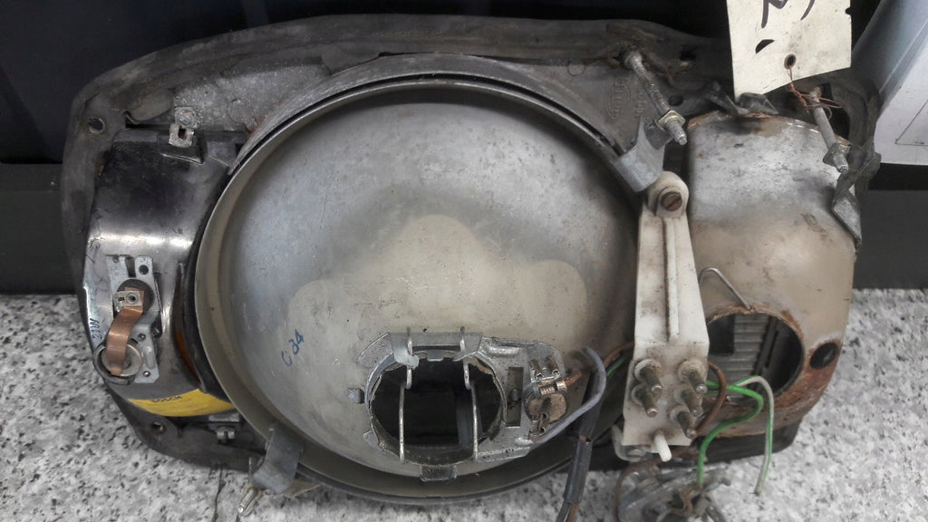 Frontscheinwerfer Mercedes-Benz W114 Rechts Scheinwerfer Headlight SCH2298013040nt