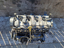Load image into Gallery viewer, Motor Hyundai Tucson D4EA 2.0 CRDI 133PS 144TKm Diesel Engine Unkomplett