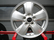 Laden Sie das Bild in den Galerie-Viewer, 4x Alufelge 15 Zoll 5.5&quot; 5x112 46ET Glanz Silber 6855101 Mini F56 F55 Rim Wheel