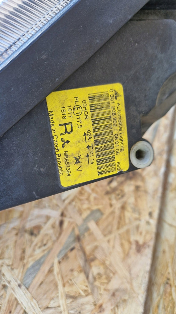 Frontscheinwerfer Mitsubishi Colt LPR032 MR957354 Rechts Scheinwerfer Headlight