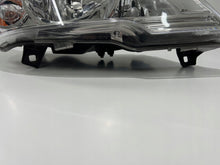 Laden Sie das Bild in den Galerie-Viewer, Frontscheinwerfer Mercedes-Benz Vito A6398201961 Halogen Rechts Headlight