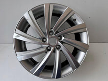 Load image into Gallery viewer, 1x Alufelge 18 Zoll 7.5" 5x112 43ET Glanz Silber 5E3601025H Skoda Octavia 5e3 Iv FEL6049233034fs