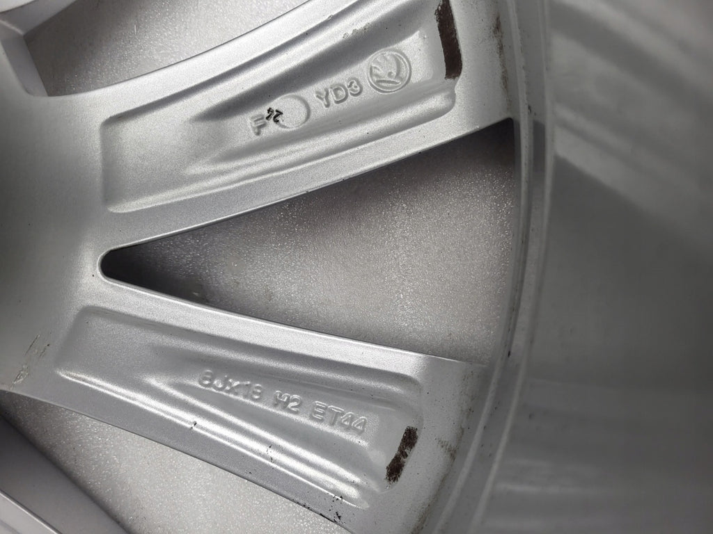 1x Alufelge 18 Zoll 8.0" 5x112 44ET Glanz Silber 3V0601025AL Skoda Superb Iii FEL7348107106wk