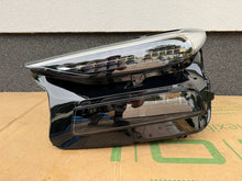 Laden Sie das Bild in den Galerie-Viewer, Frontscheinwerfer Audi E-Tron LED Ein Stück (Rechts oder Links) Headlight