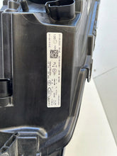 Laden Sie das Bild in den Galerie-Viewer, Frontscheinwerfer Skoda Superb III 3V1941015 Links Scheinwerfer Headlight