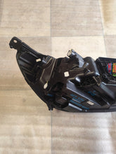 Laden Sie das Bild in den Galerie-Viewer, Frontscheinwerfer Ford Focus NX7B13E017AK Links Scheinwerfer Headlight SCH7463681245cj