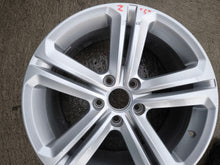 Laden Sie das Bild in den Galerie-Viewer, 1x Alufelge 17 Zoll 8.0" 5x112 1K8601025T Audi Rim Wheel FEL3405951199kk