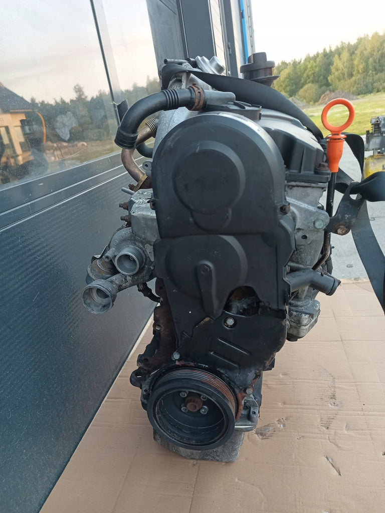 Motor VW T5 AXC 1.9 TDI 85PS 63kW 300TKm Diesel Engine Komplett