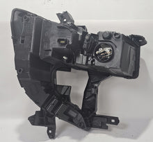 Laden Sie das Bild in den Galerie-Viewer, Frontscheinwerfer Nissan Interstar Master III 260609073R Links Headlight SCH4452047021oh