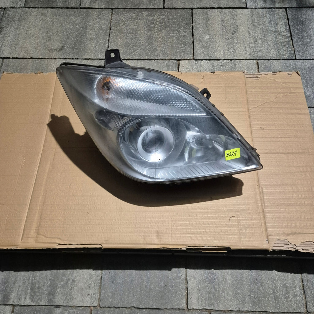 Frontscheinwerfer Mercedes-Benz Sprinter A9068201061 Xenon Rechts Headlight SCH9321788262lm