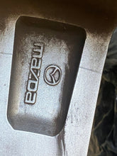 Load image into Gallery viewer, 1x Alufelge 18 Zoll 7.0" 5x114.3 45ET Glanz Silber 9965B37080 Mazda Rim Wheel FEL7766061848tl