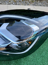 Laden Sie das Bild in den Galerie-Viewer, Frontscheinwerfer Ford Puma L1TB-13E015-EG Links Scheinwerfer Headlight SCH3206272998ft