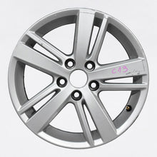 Load image into Gallery viewer, 1x Alufelge 15 Zoll 6.0&quot; 5x100 40ET Glanz Silber 6R0601025AB VW Polo Rim Wheel