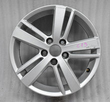 Load image into Gallery viewer, 1x Alufelge 15 Zoll 6.0&quot; 5x100 40ET Glanz Silber 6R0601025AB VW Polo Rim Wheel