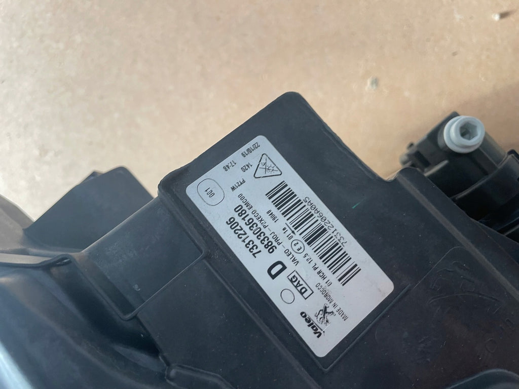 Frontscheinwerfer Peugeot 208 73312206 9833036180 LED Rechts Headlight