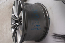 Load image into Gallery viewer, 1x Alufelge 19 Zoll 9.5" 5x120 39ET Glanz Grau 6859877 BMW F01 Mg Rim Wheel FEL4981118382sl