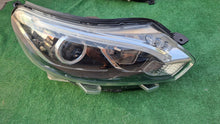 Laden Sie das Bild in den Galerie-Viewer, Frontscheinwerfer Toyota Proace 9808237480-00 Xenon Rechts Headlight SCH8306426032xz